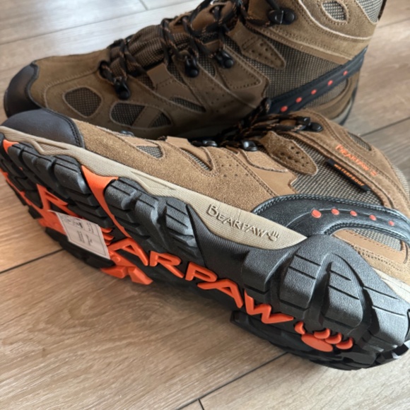 Bearpaw men’s boots